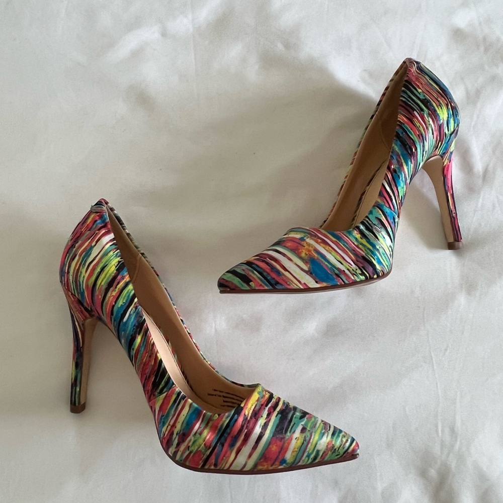 Multi Colored Pumps - Picture 4 of 6